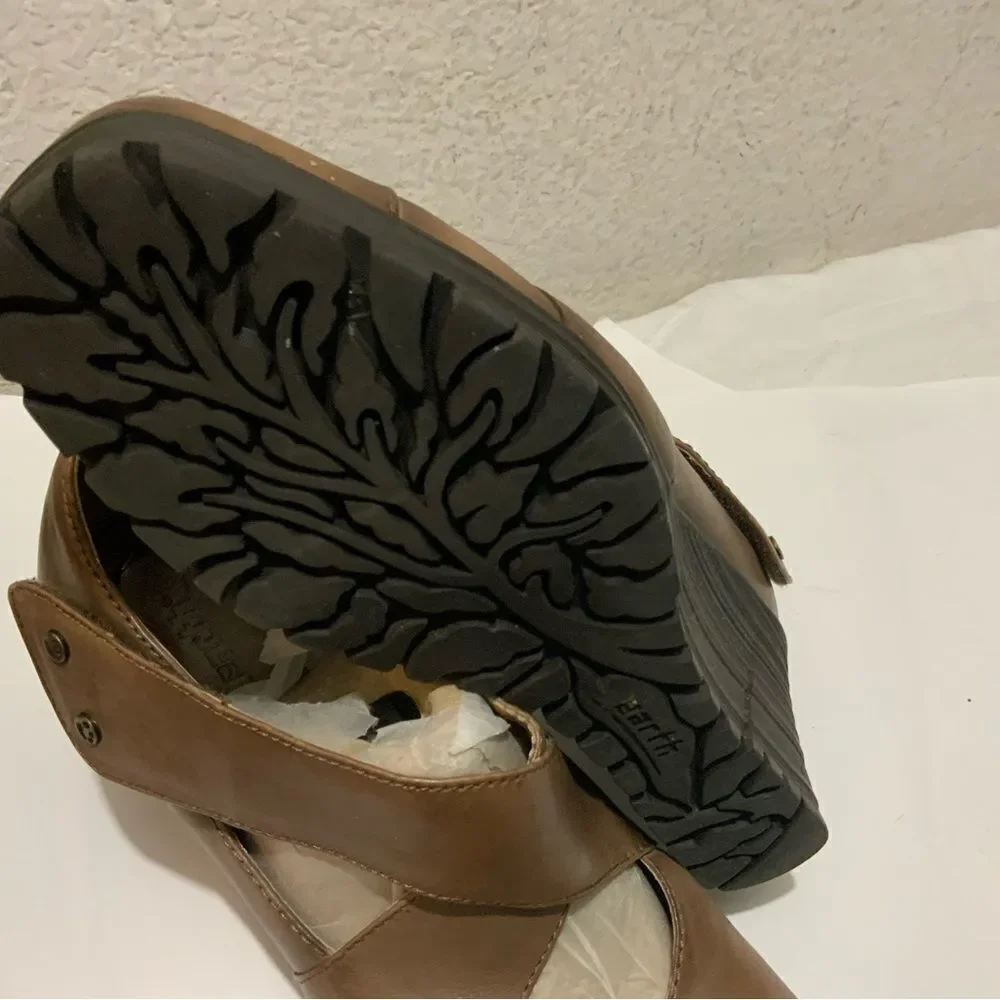 Earth Spendrift Women' Wedge Shoes Size 9.5 B Cinnamon Brown Hook & Loop Closure